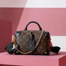 LV  Petite Malle Aouple_Black